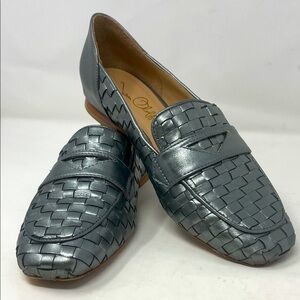 Joan Oloff Layla Silver Leather Woven Slip-On Loafers Size 7.5
